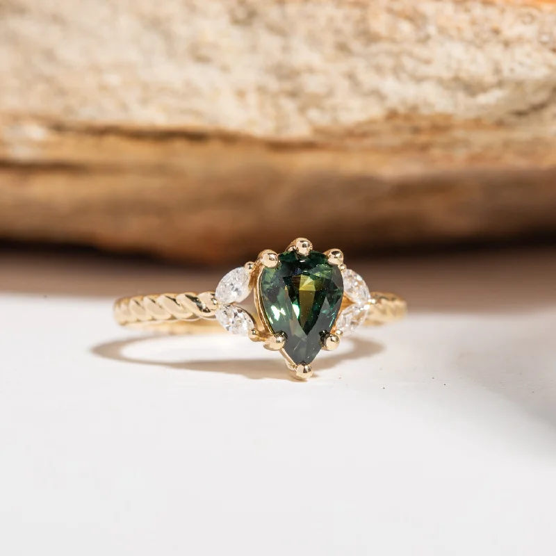 LEAF TEXTURED ENGAGEMENT RING