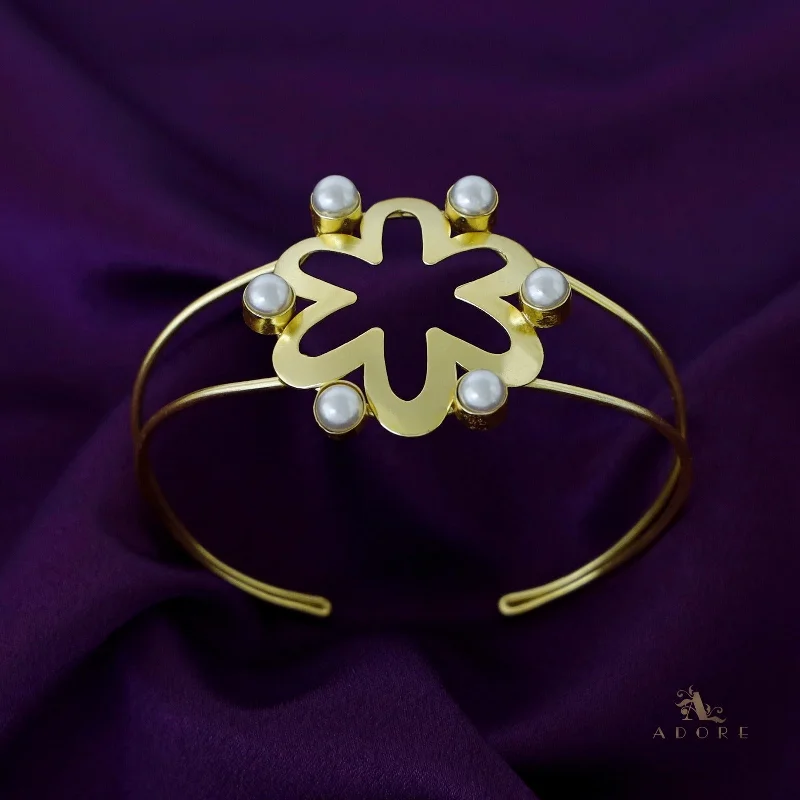 Golden Floral Pearl Bismaya Bangle