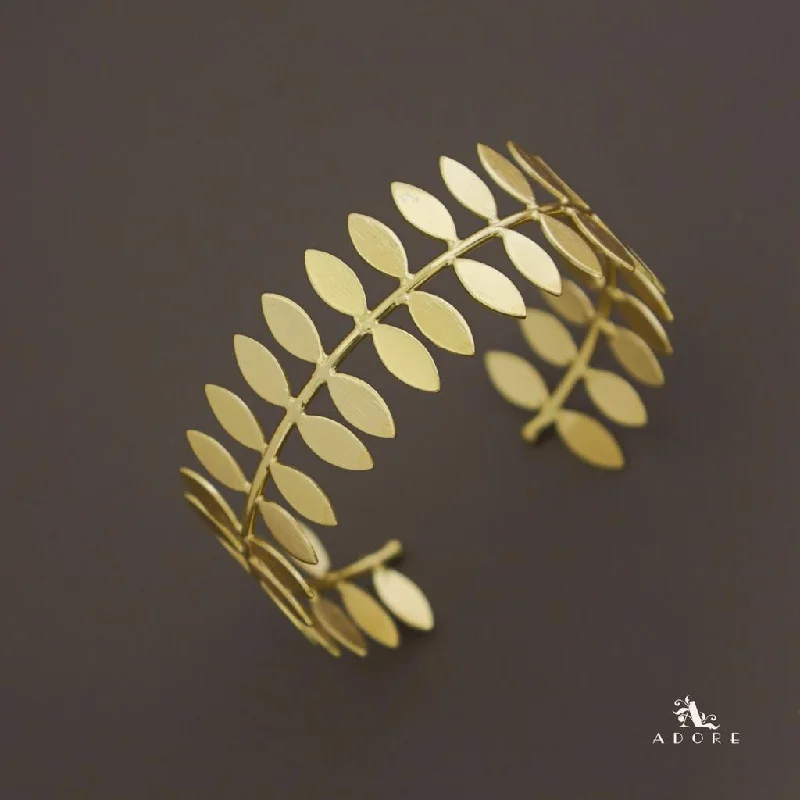 Juhisha Golden Leaf Bangle